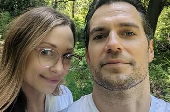 Henry Cavill comparte fotografía con su novia después de una sesión de cardio en el bosque