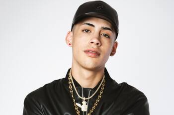 Cris Mj donó cinco casas para daminificados de los incendios forestales