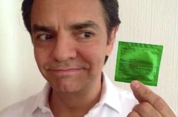 Hijos de Eugenio Derbez se burlan de su papá por su fotografía con un preservativo