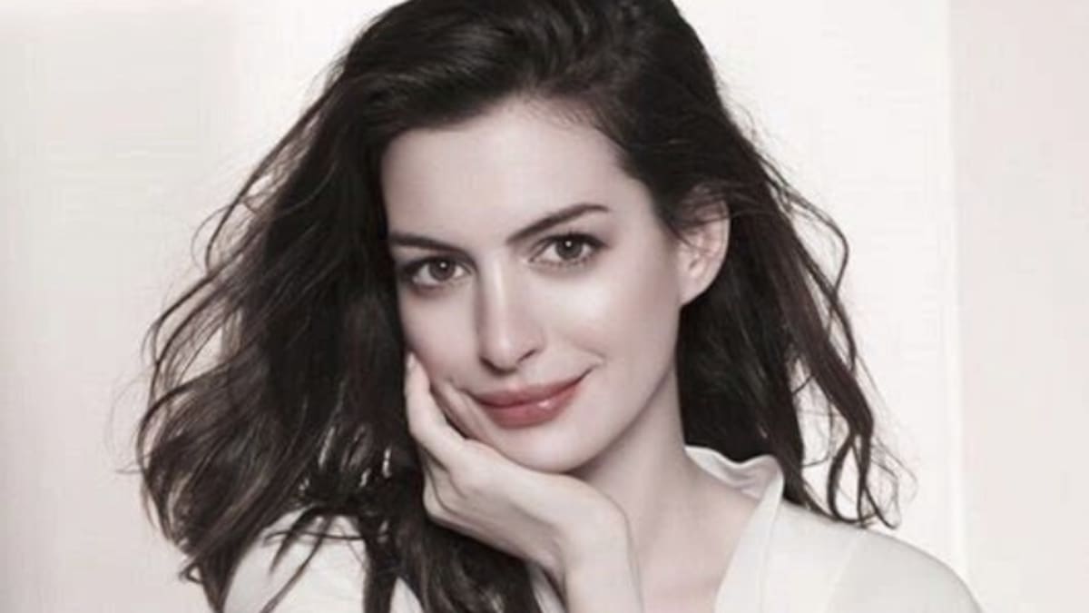 Anne Hathaway deslumbra a su paso por el Festival de Cannes con un Giorgio Armani