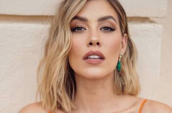 Michelle Salas brilla con un espectacular vestido transparente en el Festival de Cannes