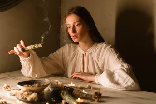 Temporada de eclipses Descubre aquí por qué no es buena idea hacer rituales durante el eclipse. - Créditos: Pexels