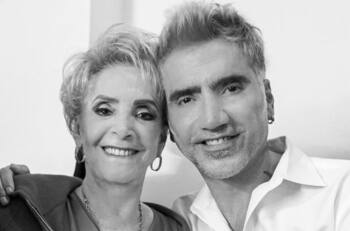 Alejandro Fernández le canta tema de Vicente Fernández a Doña Cuquita para recibir el año nuevo