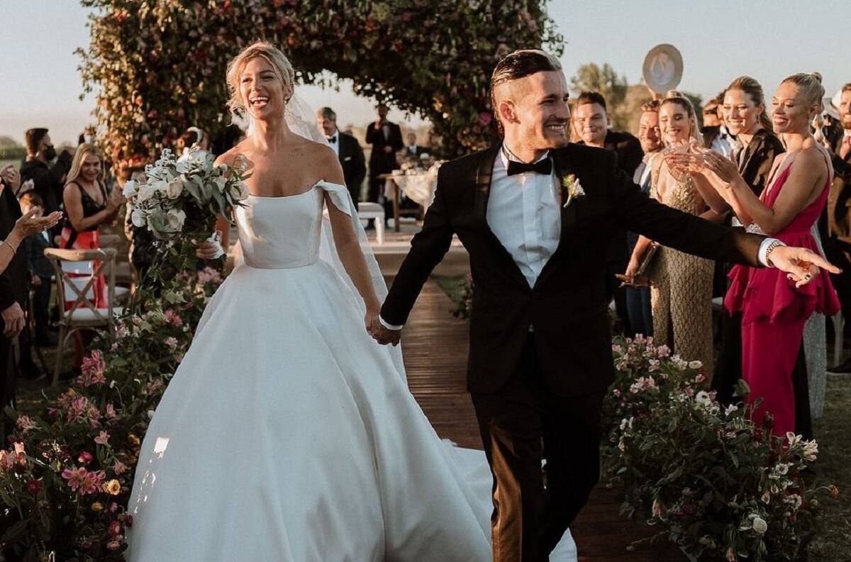 Ricky Montaner compartió las fotos familiares oficiales de su matrimonio con Stefi Roitman