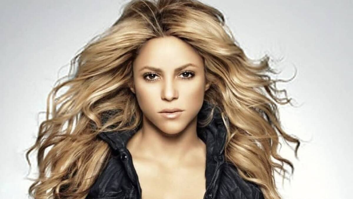 Captan a Shakira “disfrazada” para pasar desapercibida en Roma