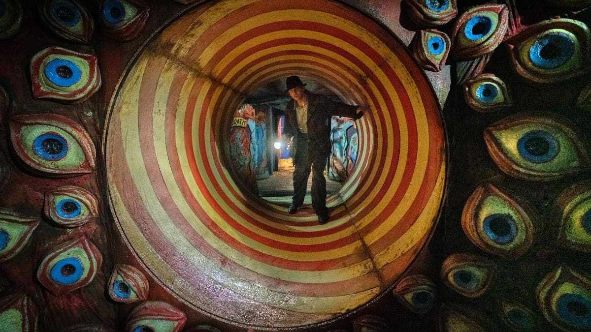 "Nightmare Alley" es una película para mirarse al espejo y preguntarse qué haría yo: productor Miles Dale