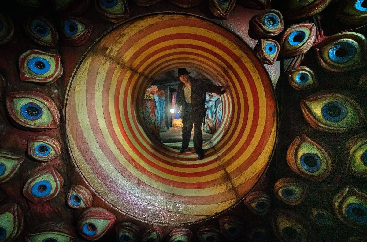 "Nightmare Alley" es una película para mirarse al espejo y preguntarse qué haría yo: productor Miles Dale