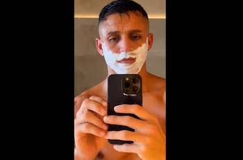 VIDEO | Cambio radical: Alexis Sánchez sorprende y se afeitó su bigote regalón