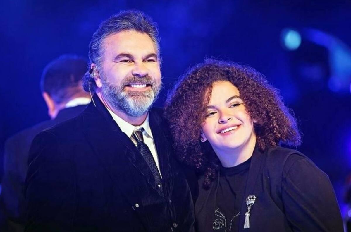 Lucerito Mijares "echa el chisme" con su papá Manuel Mijares y se hace viral
