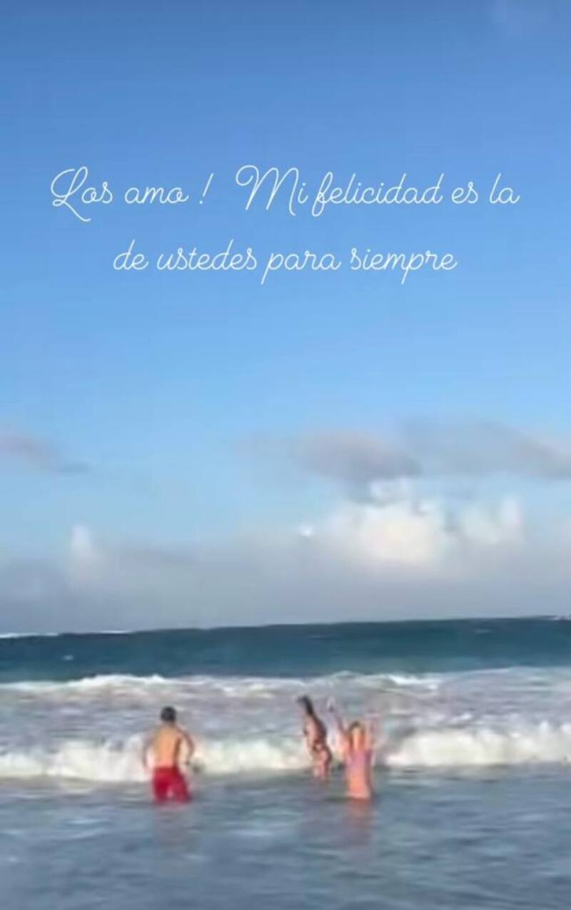 Daniela Aránguiz disfruta de lujosas vacaciones junto a sus hijos.