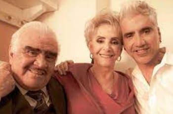 Alejandro Fernández: tras la muerte de su papá, su mamá se encuentra "rodeada" de su familia