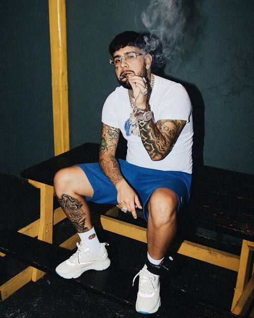 Julianno Sosa con tobillera electrónica.