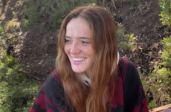 Casual y divertida: así fue el look de Laura de la Fuente en el segundo día de Lollapalooza 2023