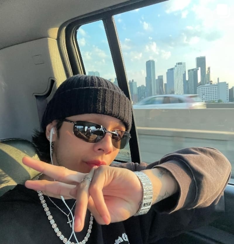 El artista de 17 años hizo una colaboración con Christian Nodal, que saldrá al público el próximo 27 de julio.