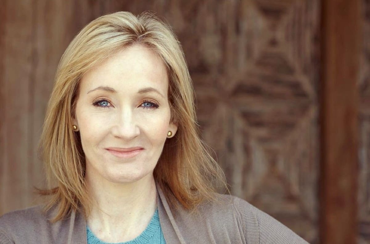 J.K. Rowling se suma a nueva polémica y retiran su nombre del tráiler de "Animales fantásticos"