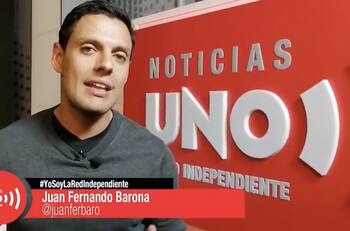 VIDEO: Periodista colombiano agrede a mujer ante la mirada de su amigo