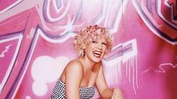 Pink apoya decisión de equipo Noruego y pagará su multa por no usar bikini