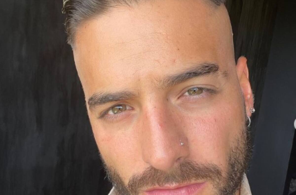 Maluma canta "Sobrio" con bocina de 3 mil dólares