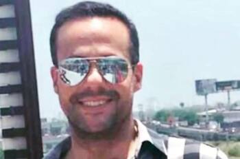 Video: José Joel, hijo de José José, es criticado por cantar en una fiesta de una forma muy rara