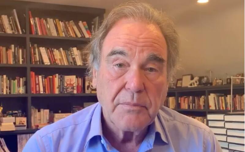 Oliver Stone El director se dice menospreciado en Estados Unidos; Netflix no quiso producir es documental que inicialmente estaba planeado para presentarse en cuatro capítulos - Créditos: Captura de pantalla
