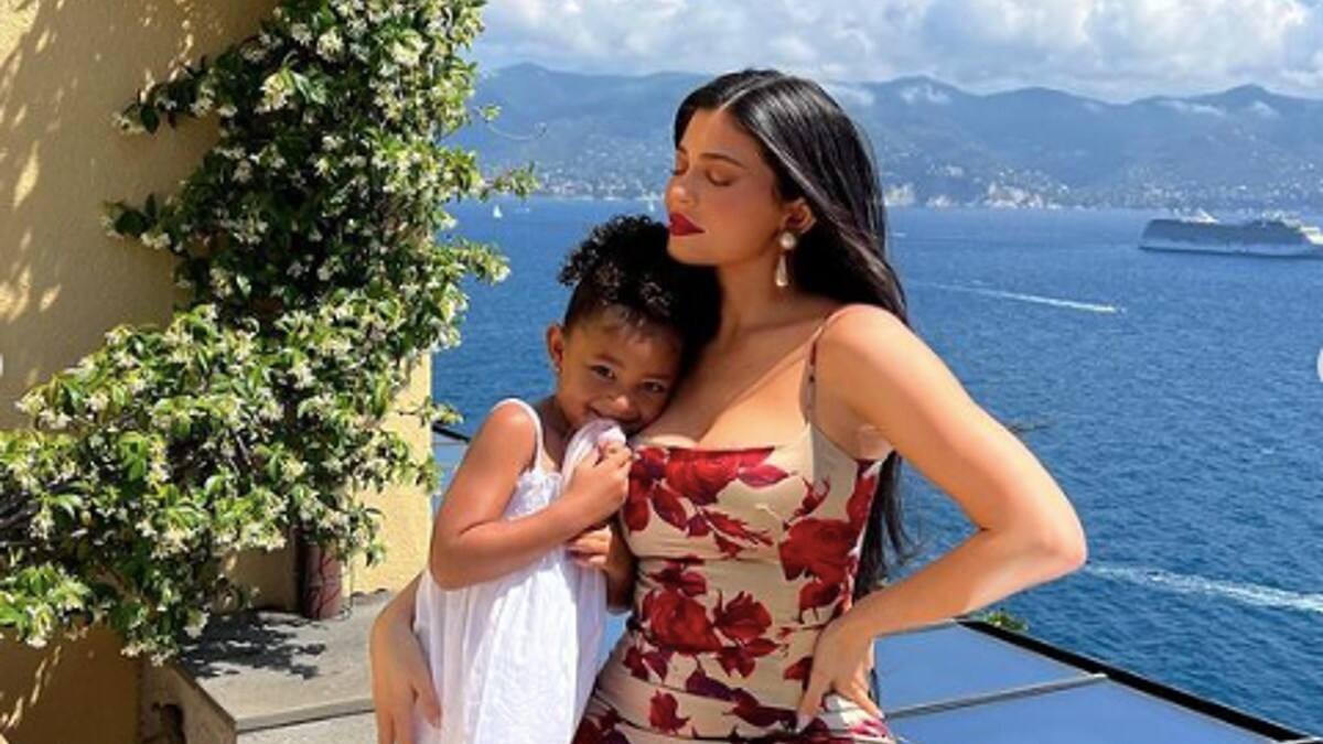 ¿Kylie Jenner revela el nombre de su hijo? Aseguran haber encontrado una pista