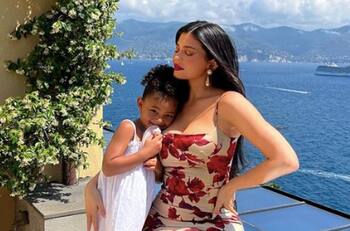 ¿Kylie Jenner revela el nombre de su hijo? Aseguran haber encontrado una pista