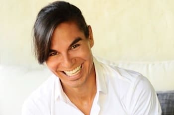 Hijo de Julio Iglesias saca la cara por su madre, tras declaraciones de Mario Vargas Llosa