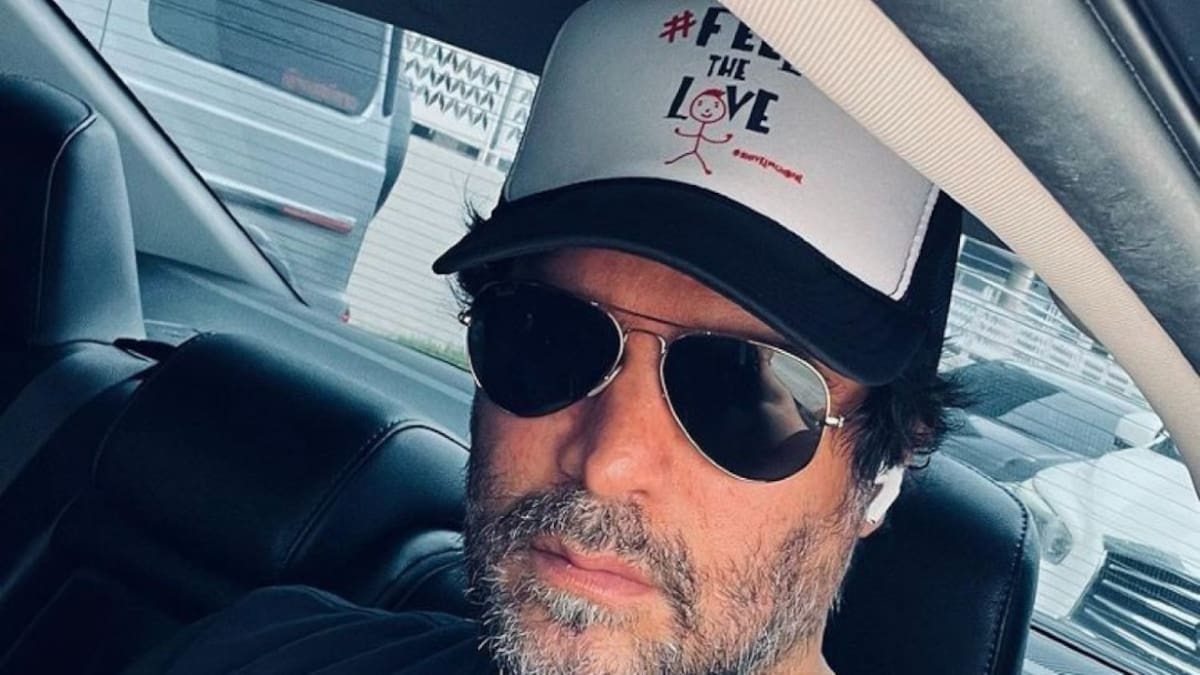 Eduardo Verastegui se rapa por los niños con cáncer