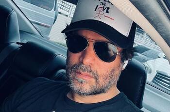 Eduardo Verastegui se rapa por los niños con cáncer