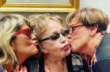 Alejandra Guzmán reaparece junto a su mamá, Silvia Pinal