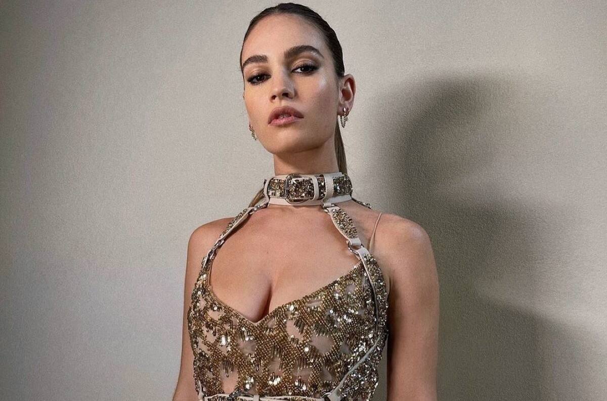 Lily James destella glamour durante la presentación del episodio final de "Pam & Tommy"