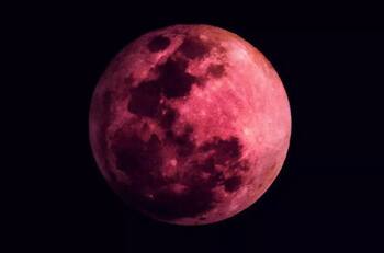 Hoy se verá la luna de fresa, así afectará a cada signo del Zodiaco