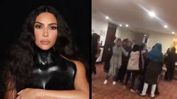 ¡Se lució! Kim Kardashian ayuda a pagar vuelo de mujeres del equipo de fútbol de Afganistán