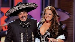 Lupillo Rivera se muestra sumamente conmovido al recordar a su hermana Jenni Rivera