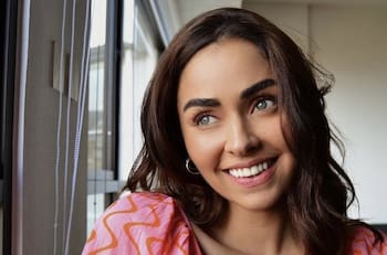 Claudia Martín llega a los 32 rodeada de buenos deseos