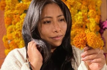 Yalitza Aparicio responde contundente a las críticas sobre su foto con Laura Pausini