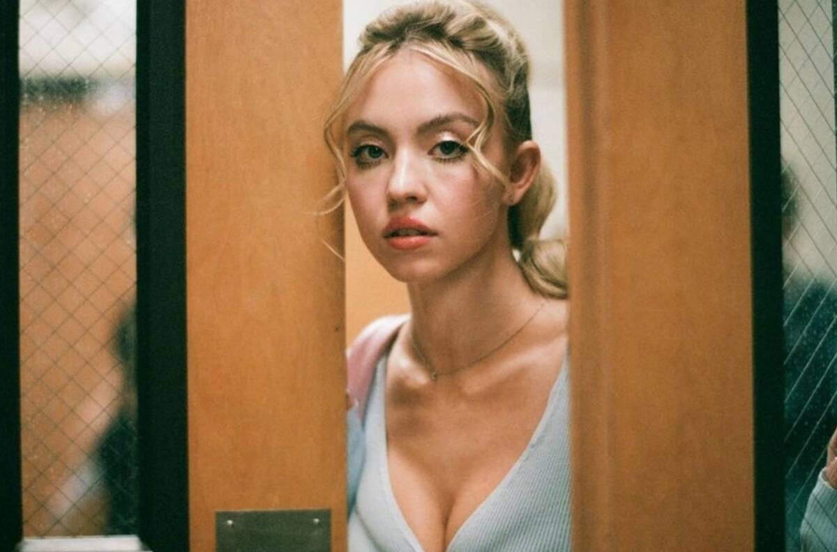 Sydney Sweeney se deja ver pelirroja y con un enorme anillo que levantó rumores de compromiso