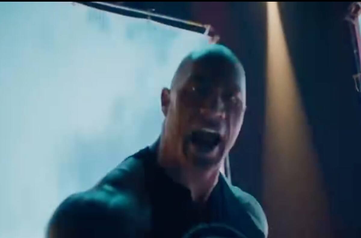Dwayne Johnson le pega al rap en el estreno de "Face Off"