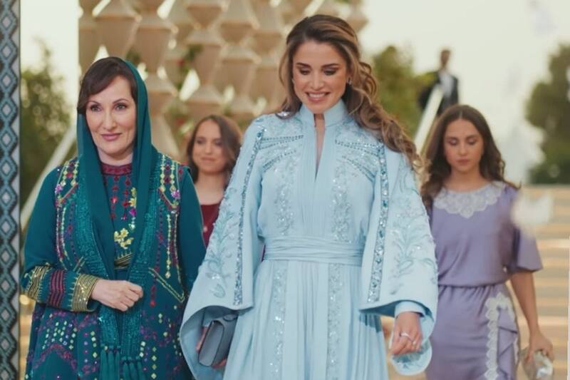 Reina Rania La esposa del rey Abdalá de Jordania deslumbó en la fiesta de henna de su nuera - Créditos: Instagram