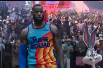 A la baja: Secuela de "Space Jam" no logró mantenerse como la película más vista y bajó al cuarto lugar de la taquilla