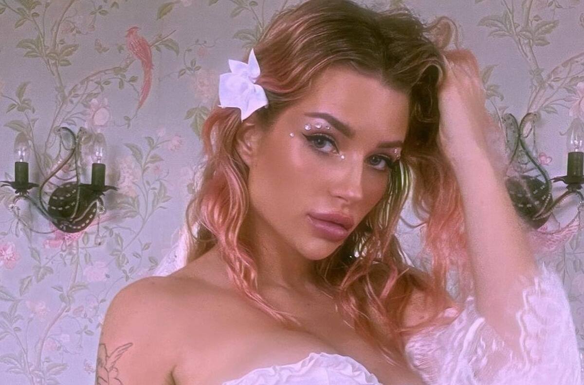 Lottie Moss deslumbra con sensuales fotos en Instagram