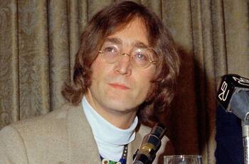 John Lennon fue asesinado hace 41 años y Yoko Ono así reaccionó en el hospital