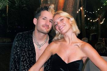 Ricky Montaner se tatuó insólita parte del cuerpo de su esposa Stefi Roitman en su brazo
