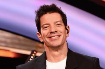 Yahir sufre aparatoso accidente que lo deja usando bastón