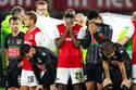 Imágenes sensibles: futbolista se desplomó en pleno partido de la Primera División del fútbol de Países Bajos