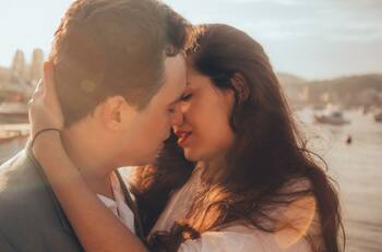 Cuáles son los signos del zodiaco que peor besan