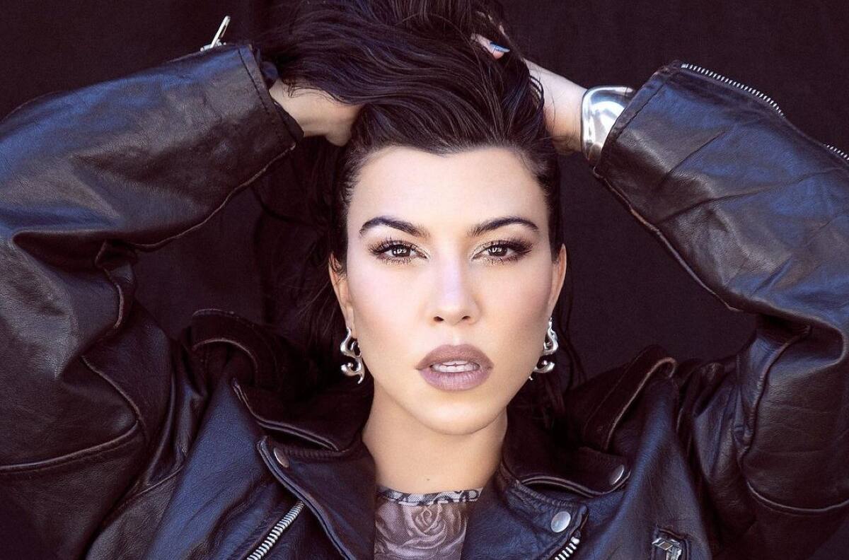 Kourtney Kardashian anuncia colaboración con BooHoo de moda sustentable