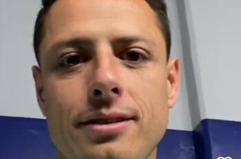 "Más insoportable que nunca": captan a Chicharito siendo grosero con reporteros