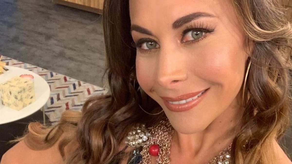Vanessa Guzmán posa por primera vez junto a su nieta y la llama "el regalo más hermoso"