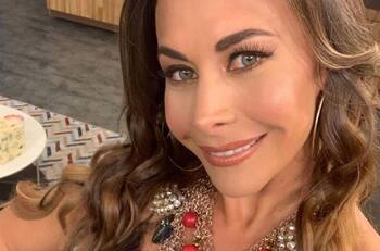 Vanessa Guzmán posa por primera vez junto a su nieta y la llama "el regalo más hermoso"